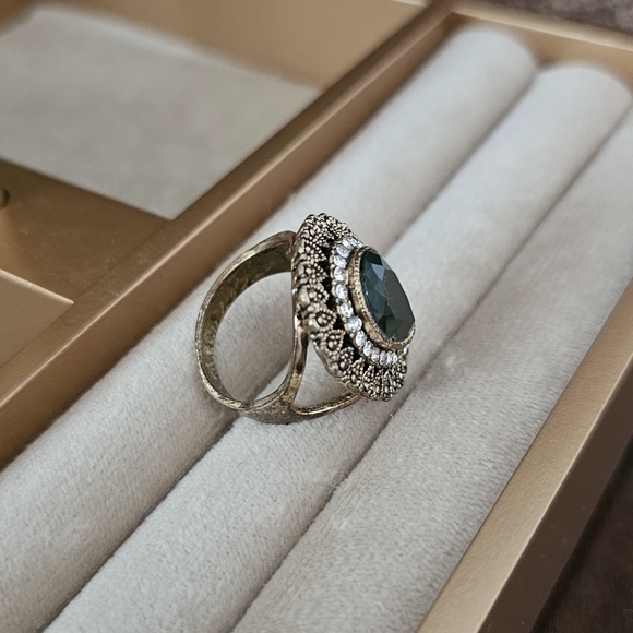 Ring - Picture 7 of 8